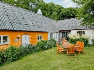 Historic Farmhouse By Torup Meadows Nature Reserve