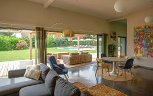 Somptuous Villa With Pool In The Alpilles