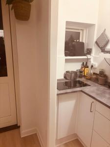 Hyggeligt kunst studie tæt på vandet