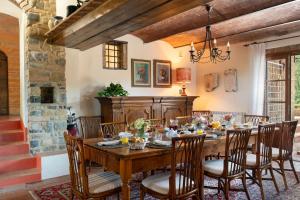 Villa With Pool In The Heart Of Tuscany