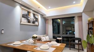 Private Apartment walk to Greenbelt, Legazpi Village