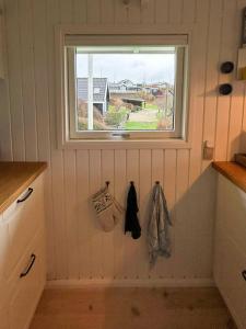 Charming Holiday Home With Sea View In Hejlsminde