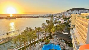 NEW THE TERRACE BY THE SEA -Infinity views & Aircond- Comodoro, Los Cristianos, Tenerife