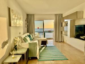 NEW APARTMENTS THE TERRACE BY THE SEA -Ocean & Pool view - Comodoro, Los Cristianos, Tenerife