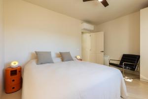Villa Primavera Renovated Seaview Villa in Mahon