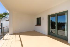 Villa Primavera Renovated Seaview Villa in Mahon