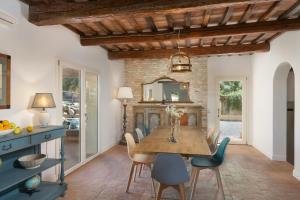 Villa With Pool Among Tuscan Art Cities