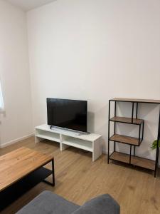 The Blue Church Family Apartment Old Town Self Check-in 6 guest