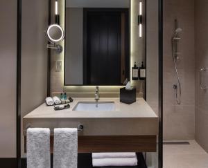 Altunizade Suites Istanbul, Curio Collection By Hilton
