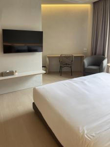 Chinatown Heritage, Chinatown Main road