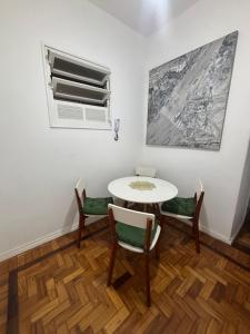 Apartamento ótima localização em COPACABANA