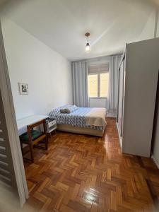 Apartamento ótima localização em COPACABANA
