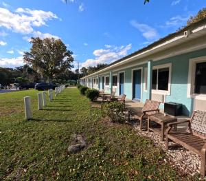 Porkys Lodge, Bar & Grill