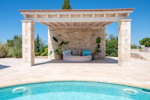 Villa Elia, By Hellocrete