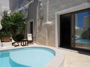 Casa Sofia Apt#1, By Hellocrete