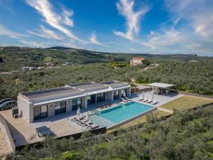 Olive Hill Villa, By Hellocrete