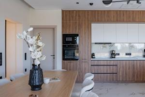 Olive Hill Villa, By Hellocrete