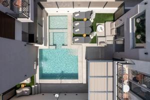 Avissos Resort Villas, By Hellocrete