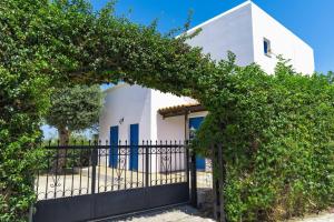 Villa Irini with Heated Pool, By Hellocrete