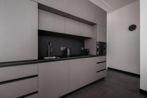 Stylish Apartment Ideal for Remote Work by Noclegi Renters