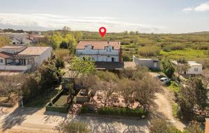 1 Bedroom Amazing Apartment In Povljana