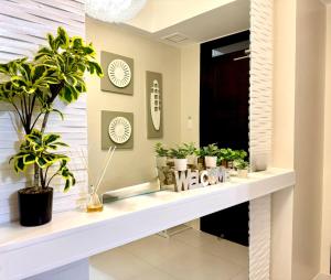 Elegant 2BR with Lagoon View