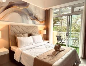 Elegant 2BR with Lagoon View