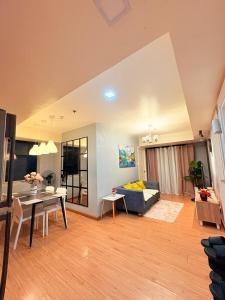 Azure Staycation by Casa Tremora Deluxe