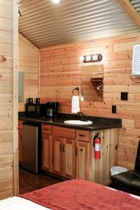 Amazing Family Vacations in Nature in this Cute Log Cabin near Austin, Texas
