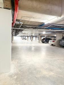 226 One Rosebank with On-Site Rooftop Restaurant