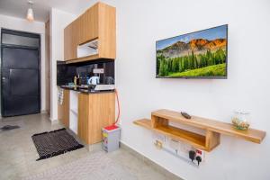 Royal suburbs by Tsavo