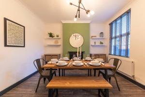 4 bedroom 2 bath beautiful Victorian house