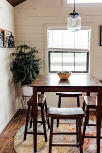 Amazing Cozy Cabin with Fireplace in Marion, Illinois