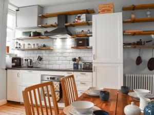 Almond Cottage