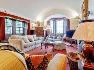 5 Bed in Blacklunans CA409