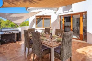 Villa Kmar by Villa Plus