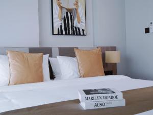 Home overlooking ChiangMai City with a great view 106N40