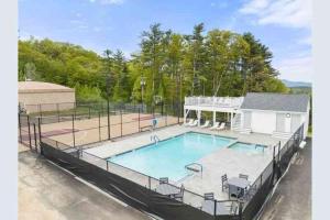 Lake Views Close to Weirs in Cedar Lodge Complex