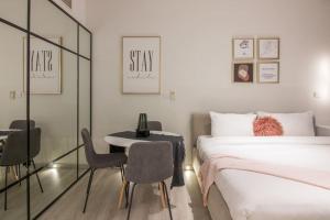 Studio at Dubai Arch 2005