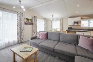 Bluebell Lodge with Hot Tub