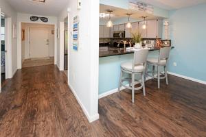 Sea Grove 202