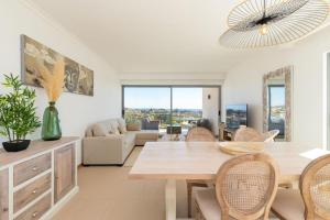 Snazzy Varandas do Castelo One Bedroom Apartment with Sea View sleeps 2