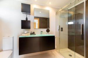 Snazzy Varandas do Castelo One Bedroom Apartment with Sea View sleeps 2