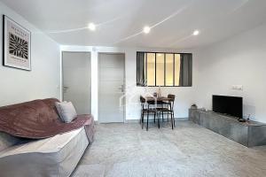 THE LAVENDER NEST I For 3 By Sunset