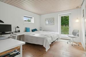 Holiday Home With Lake In Mols Bjerge