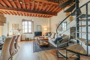 Apartment With Swimming Pool Near Lucca