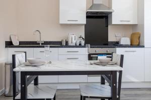 Modern 1 Bed Apartment in Manchester Sleeps 3