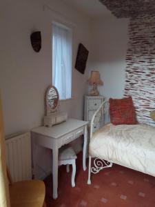 Bright warm, spacious 3 bedroom flat, with balcony in Redditch, Worcestershire