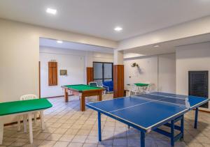 C177 Lindo apartamento pé na areia com vista lateral para o mar