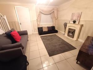 Luxury 3 Bedroom House with Parking